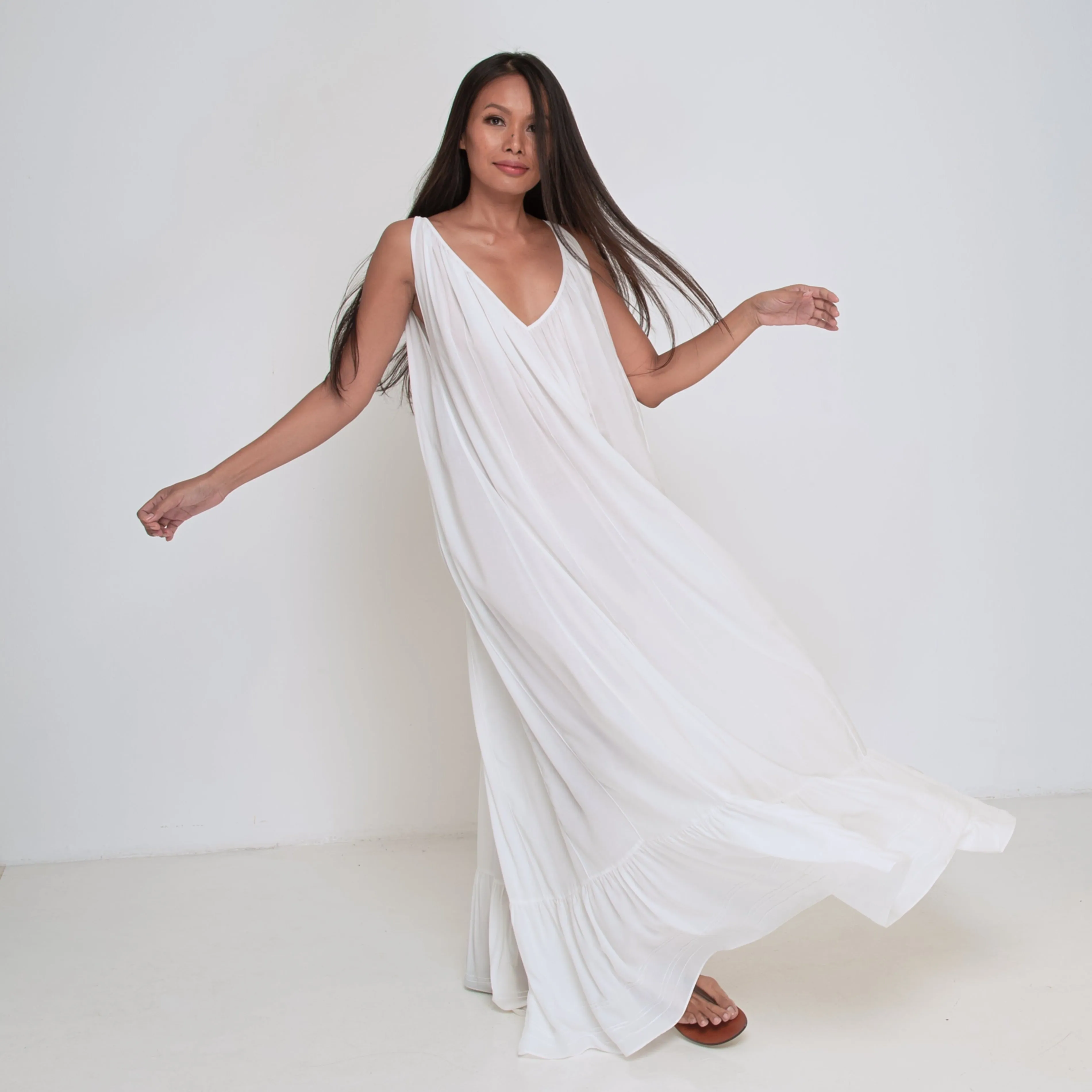 LONG V FLOW DRESS - Rayon Voile | Off White